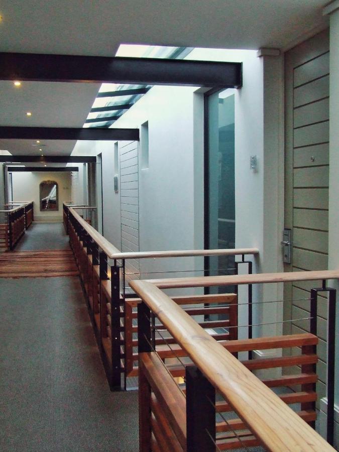 210 Gallery Luxury Studio Apartment Книсна Екстериор снимка