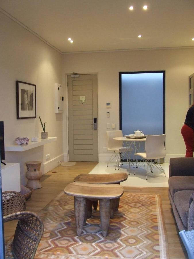 210 Gallery Luxury Studio Apartment Книсна Екстериор снимка