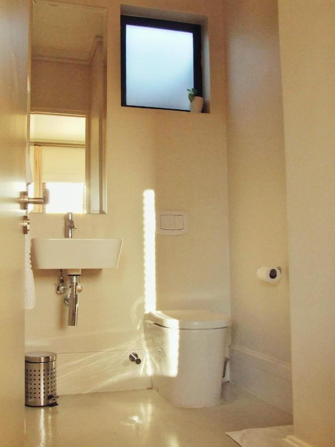 210 Gallery Luxury Studio Apartment Книсна Екстериор снимка