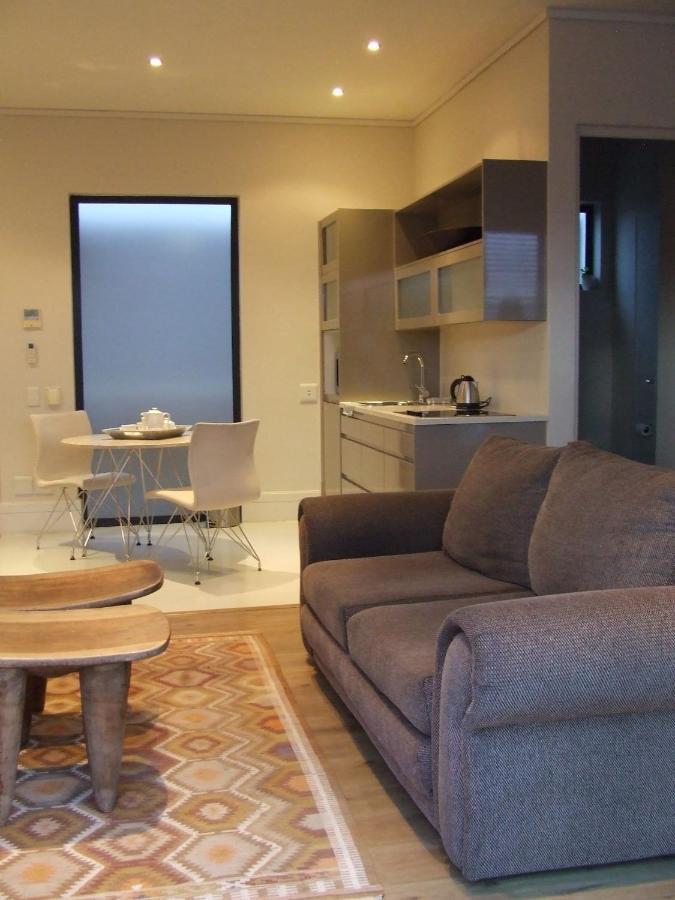 210 Gallery Luxury Studio Apartment Книсна Екстериор снимка