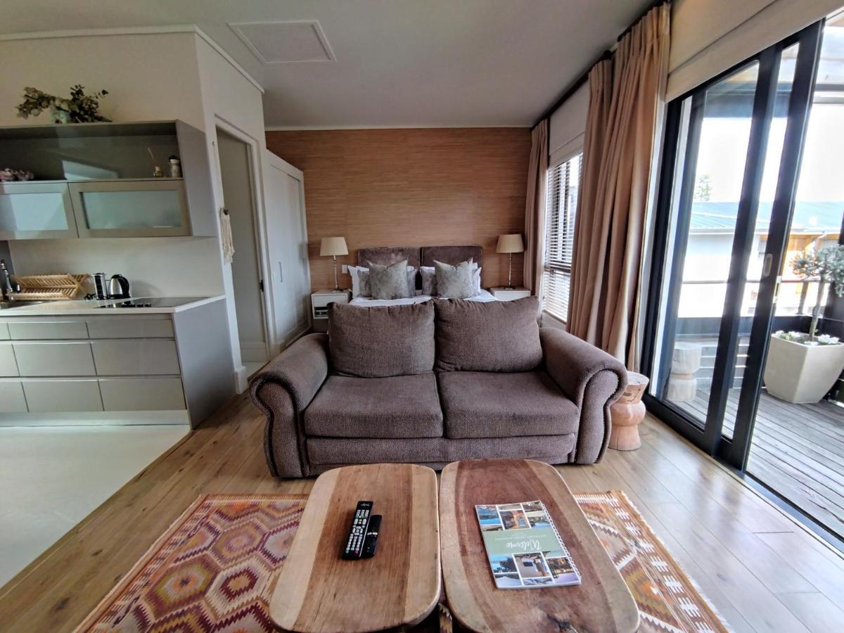 210 Gallery Luxury Studio Apartment Книсна Екстериор снимка